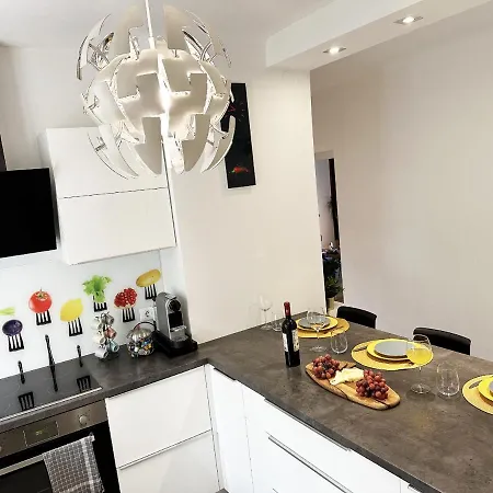 Apartment Cozy With Private Parking